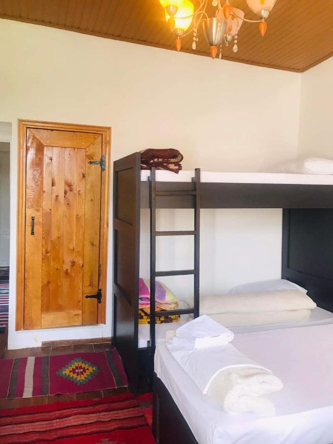 Flora'S Guesthouse 'The Fir Gate' Gjirokaster Exterior photo
